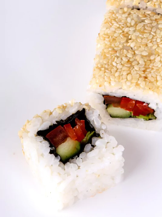 sushi-rolls-plate-white-zoom